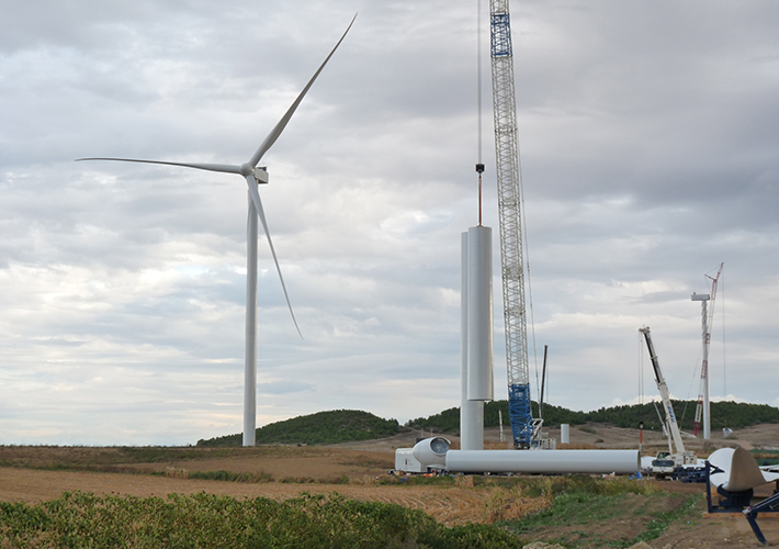 Foto El BEI suscribe con Iberdrola y Caja Rural de Navarra un préstamo de 50 millones de euros para la construcción de un complejo eólico en Navarra.